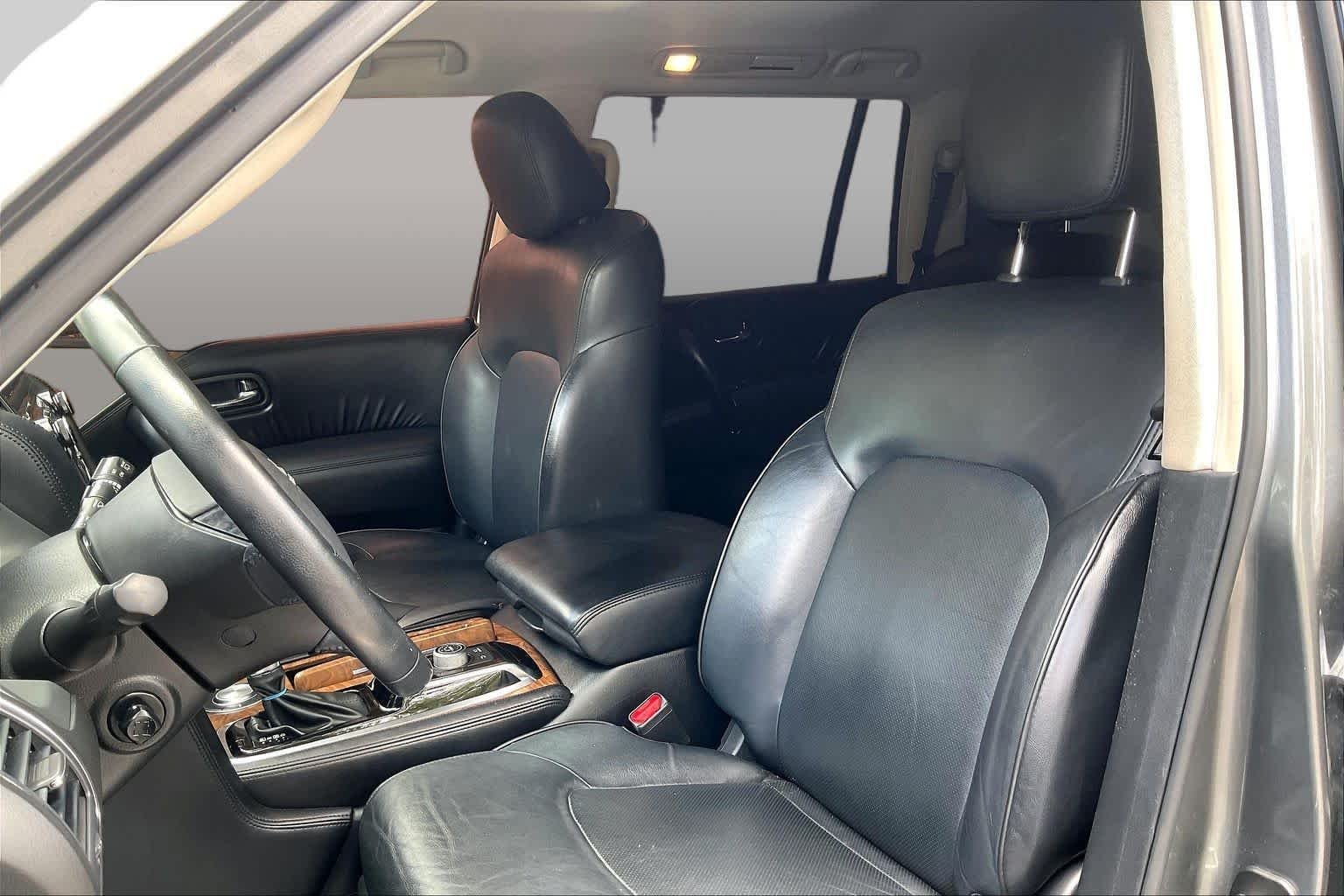 Used 2022 Gun Metallic Nissan SL image 25