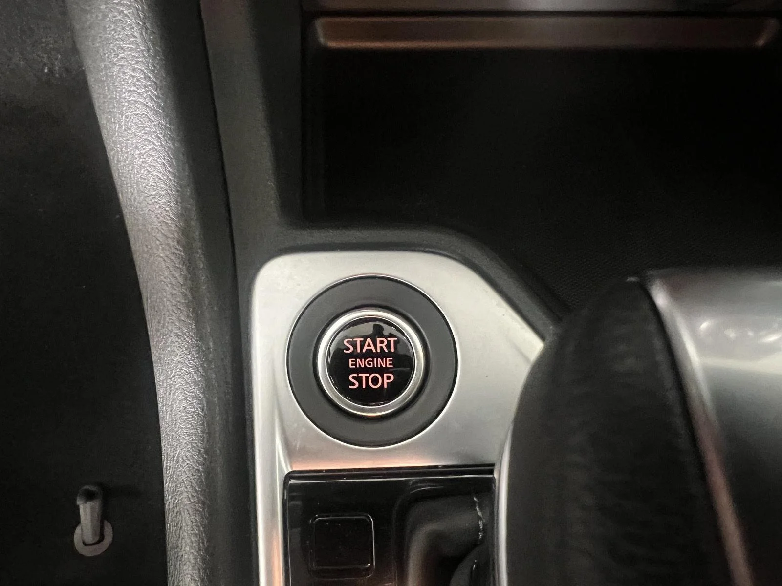 Used 2024 Rosewood Metallic Nissan SV image 21