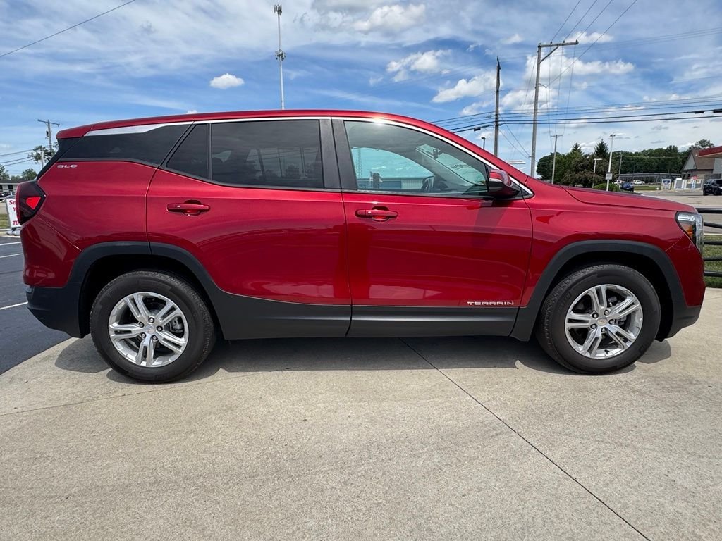 Used 2023 Volcanic Red Tintcoat GMC SLE image 8