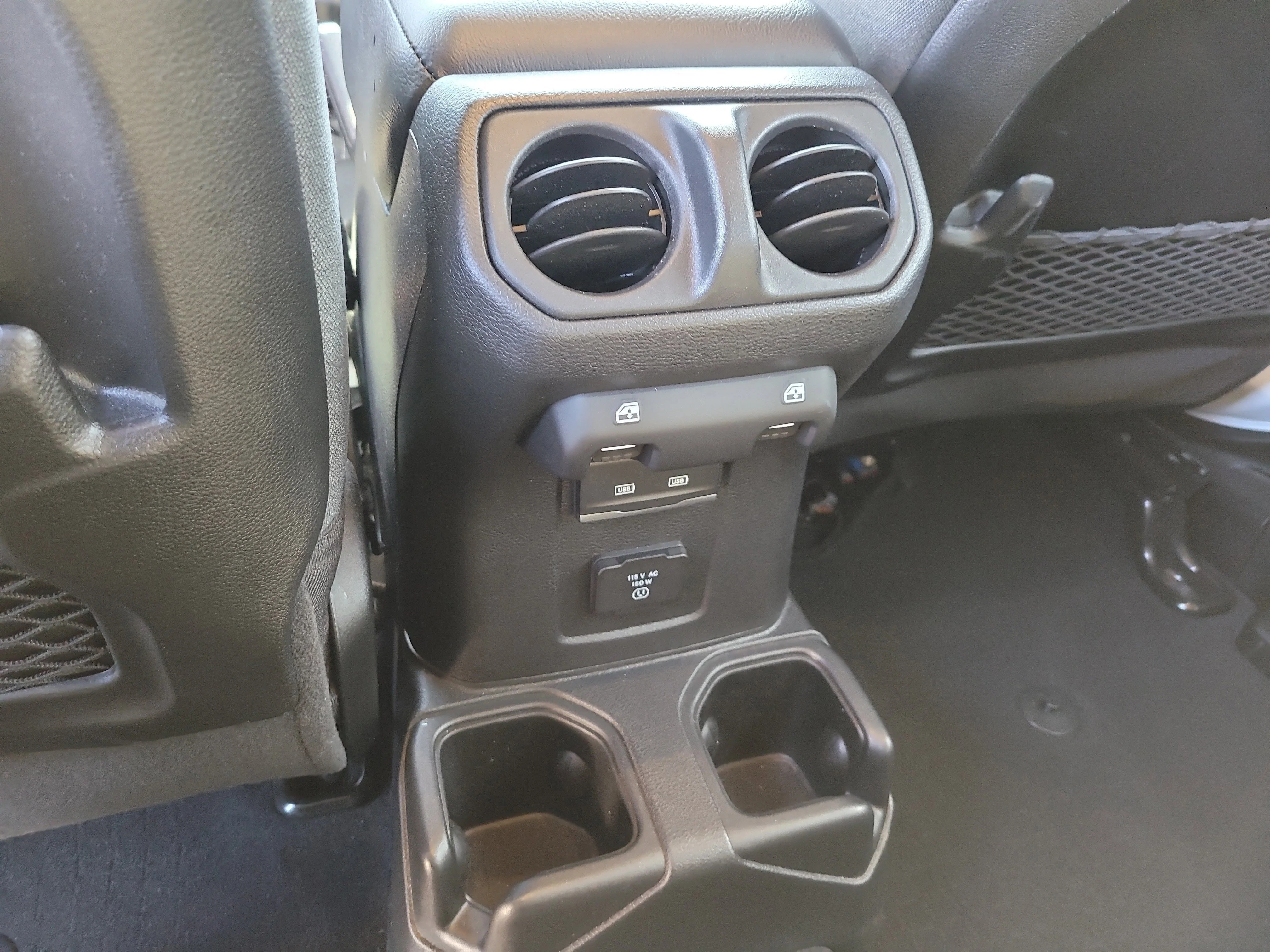 Used 2024 Bright White Clearcoat Jeep Rubicon image 13