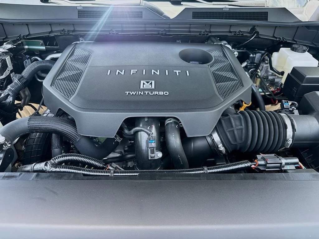 New 2027 BLACK OBSIDIAN INFINITI Luxe 2WD image 33