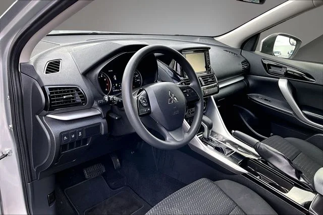 Used 2024 Silver Mitsubishi ES image 15