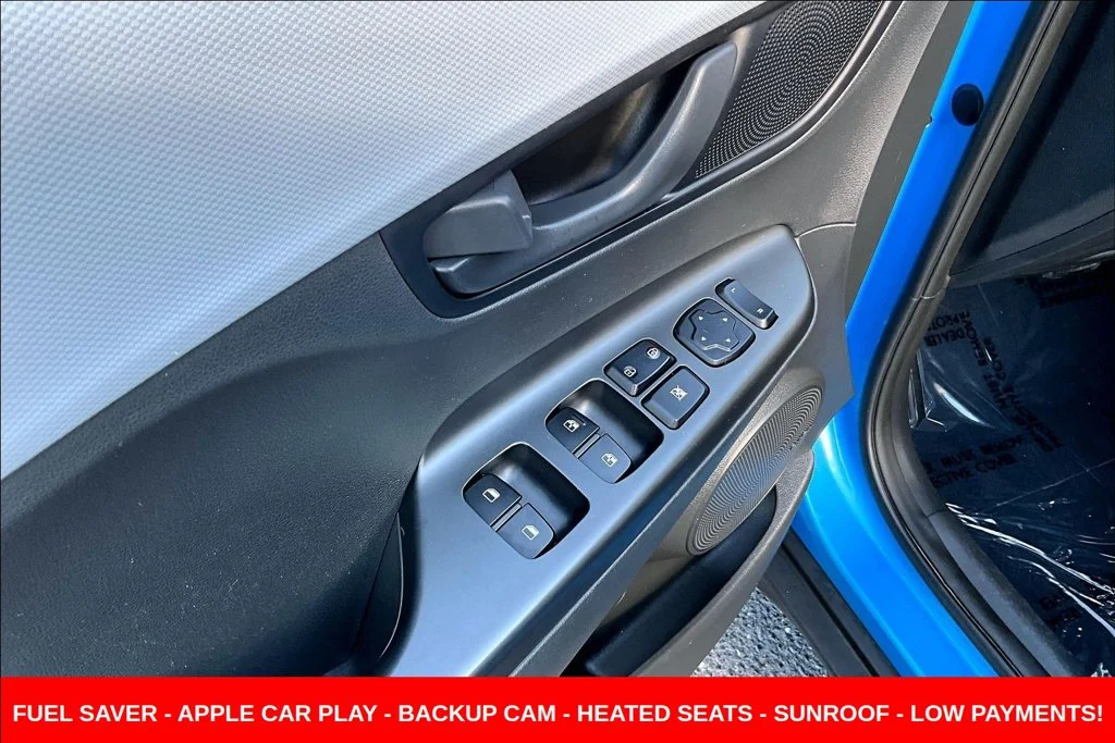 Used 2020 Blue Hyundai SEL Plus image 25
