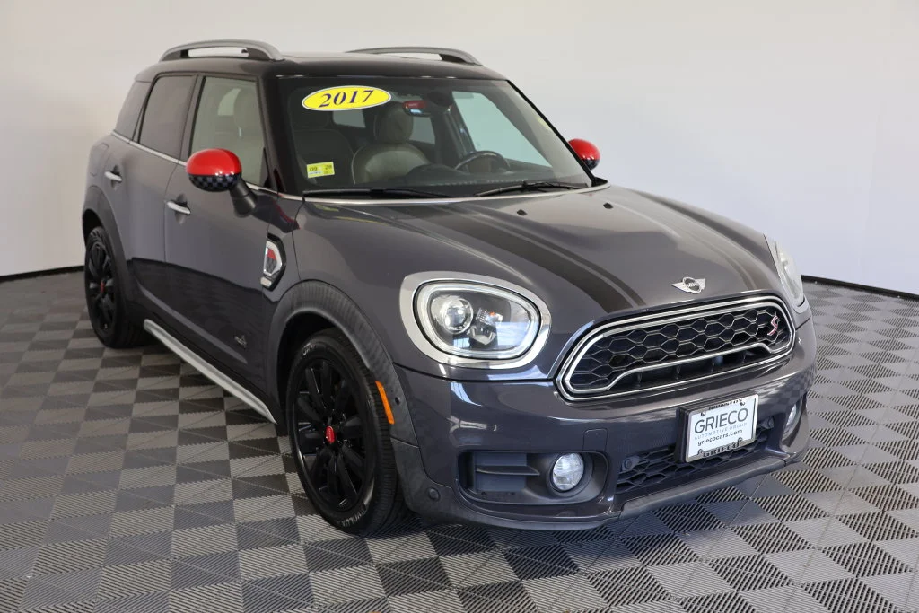 Used 2017 Thunder Gray Metallic MINI  image 1