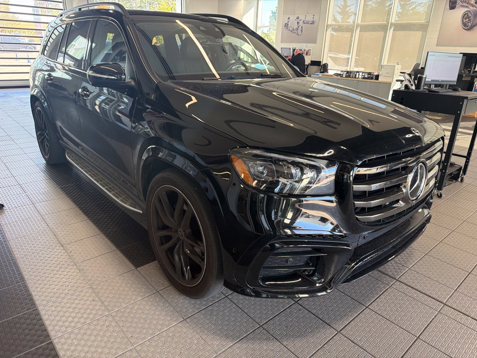 Certified Used 2025 Black Mercedes-Benz GLS 580 image 1