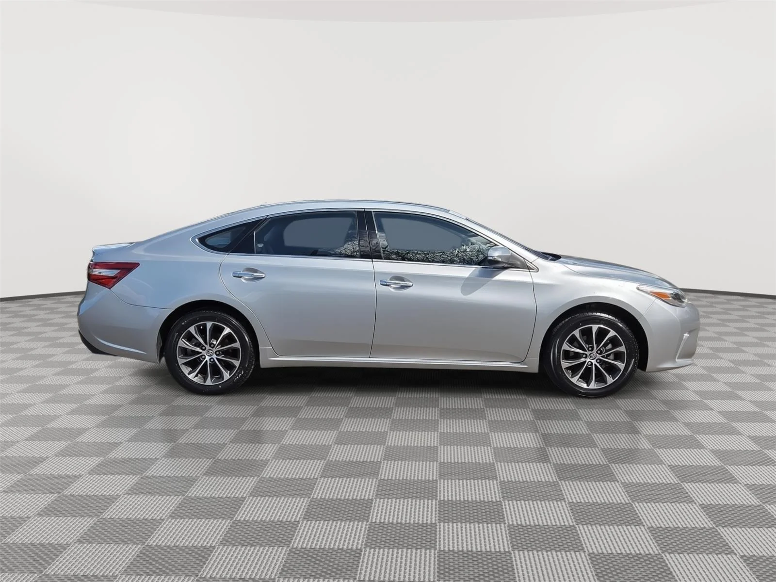 Certified Used 2018 Cosmic Gray Mica Toyota Limited image 10