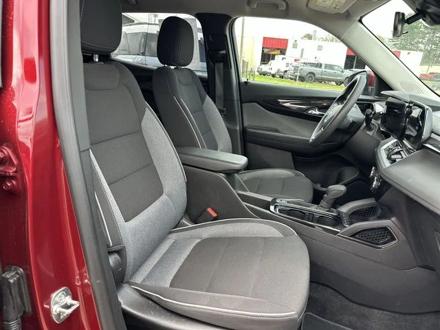 Used 2025 Red Chevrolet LT image 26