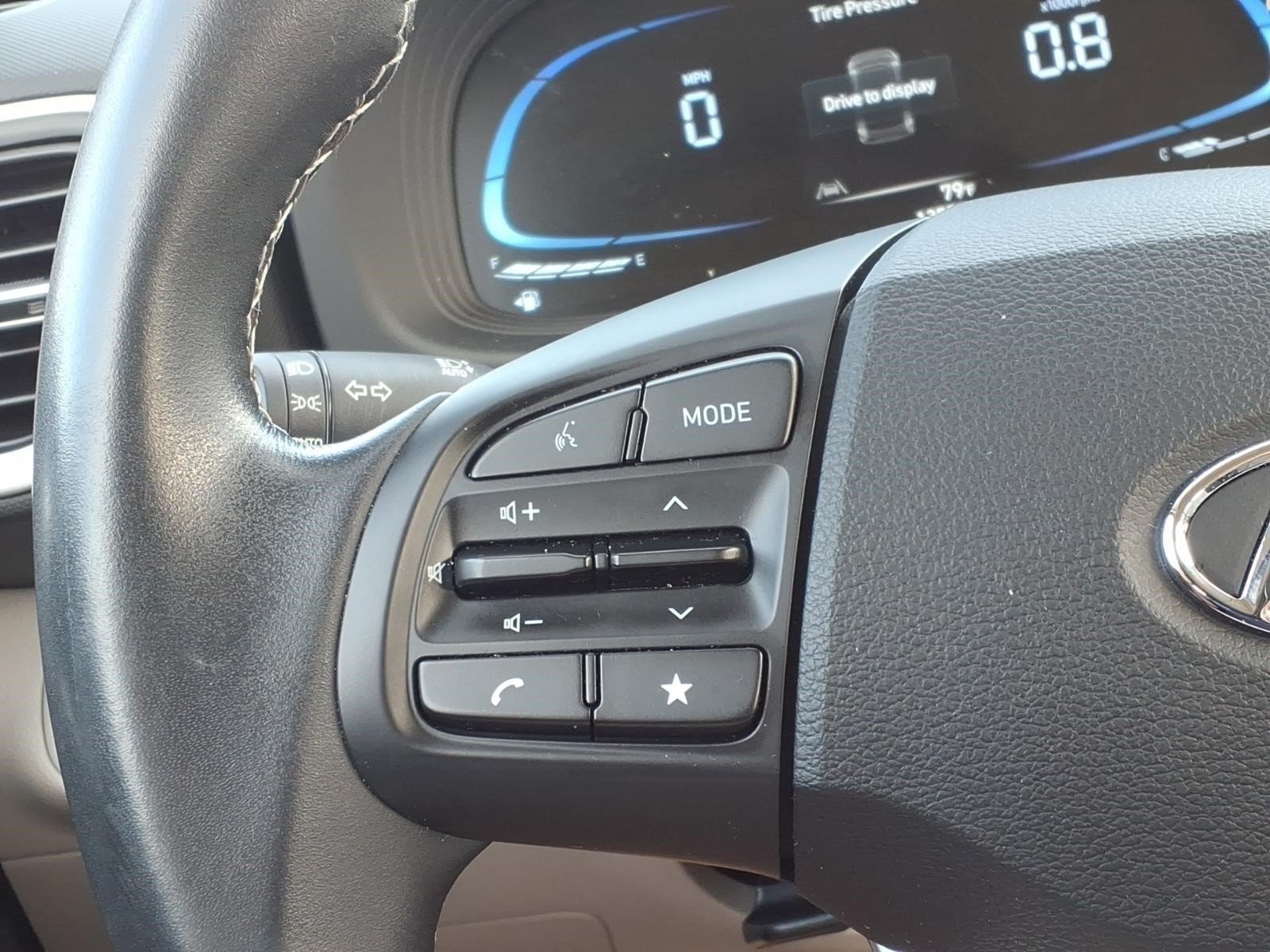 2025 Hyundai Venue SEL - Photo 19