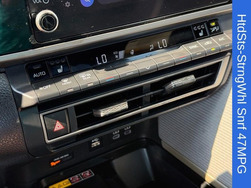 Used 2025 Ice Toyota SE image 28