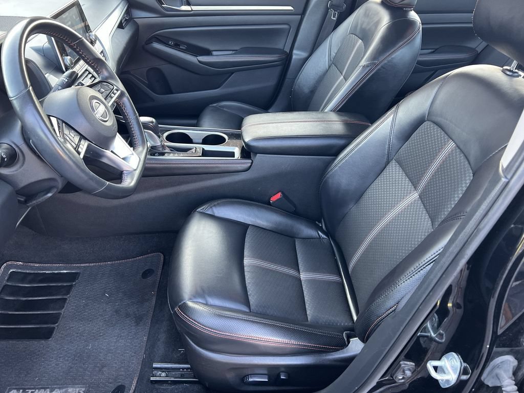 Used 2024 Black Nissan 2.5 SR image 18
