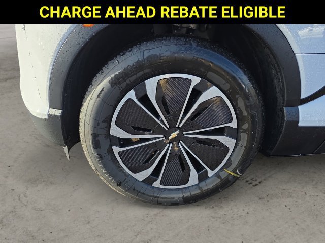 New 2026 Summit White Chevrolet LT image 14