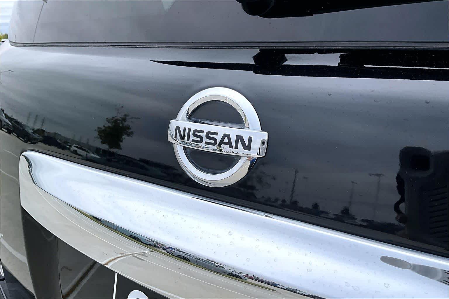 Used 2020 Super Black Nissan SL image 29