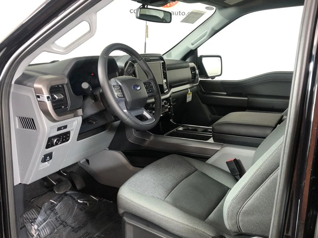 New 2026 Agate Black Metallic Ford XLT image 13