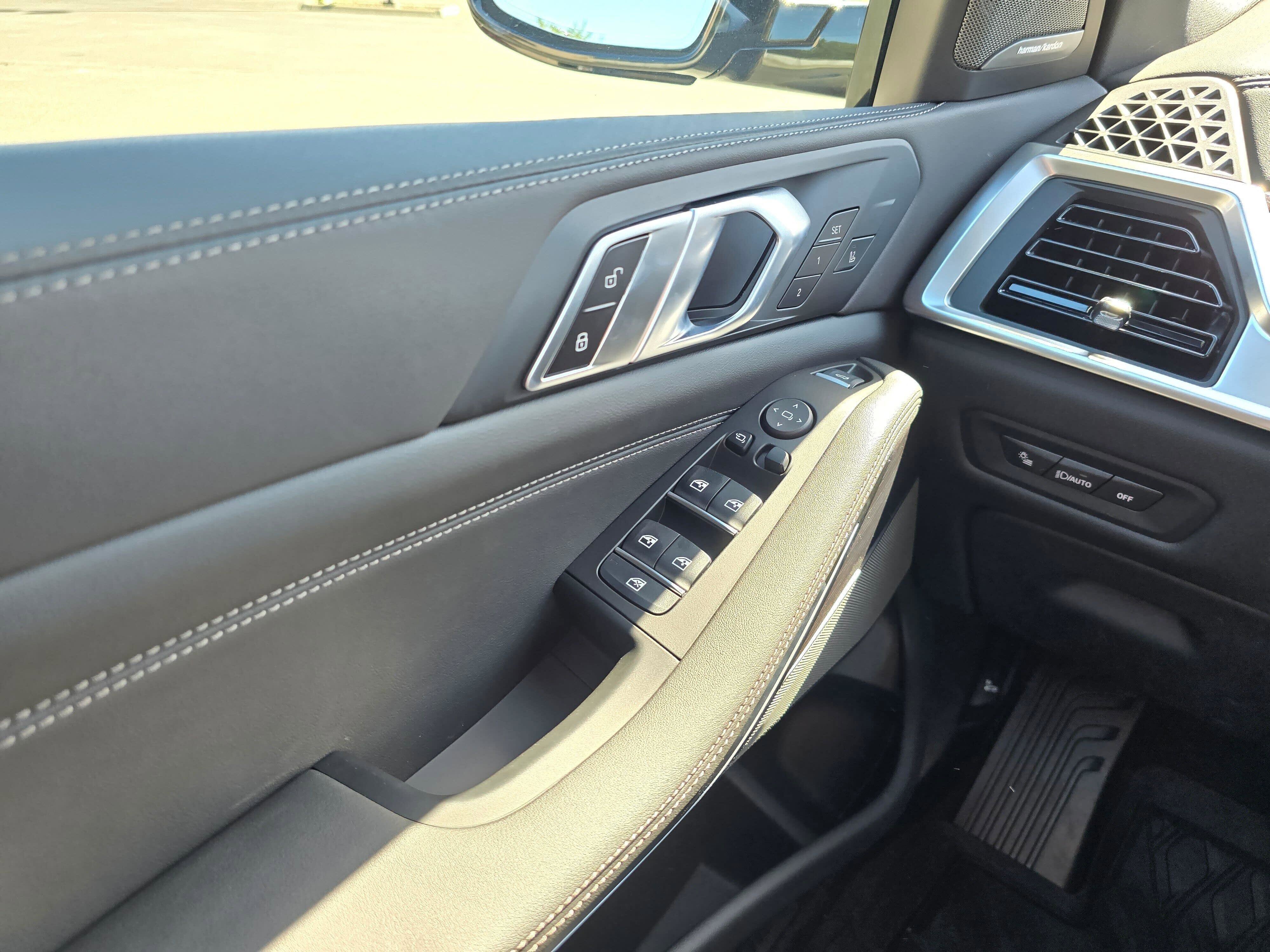 New 2026 Dravit Grey Metallic BMW xDrive40i image 29