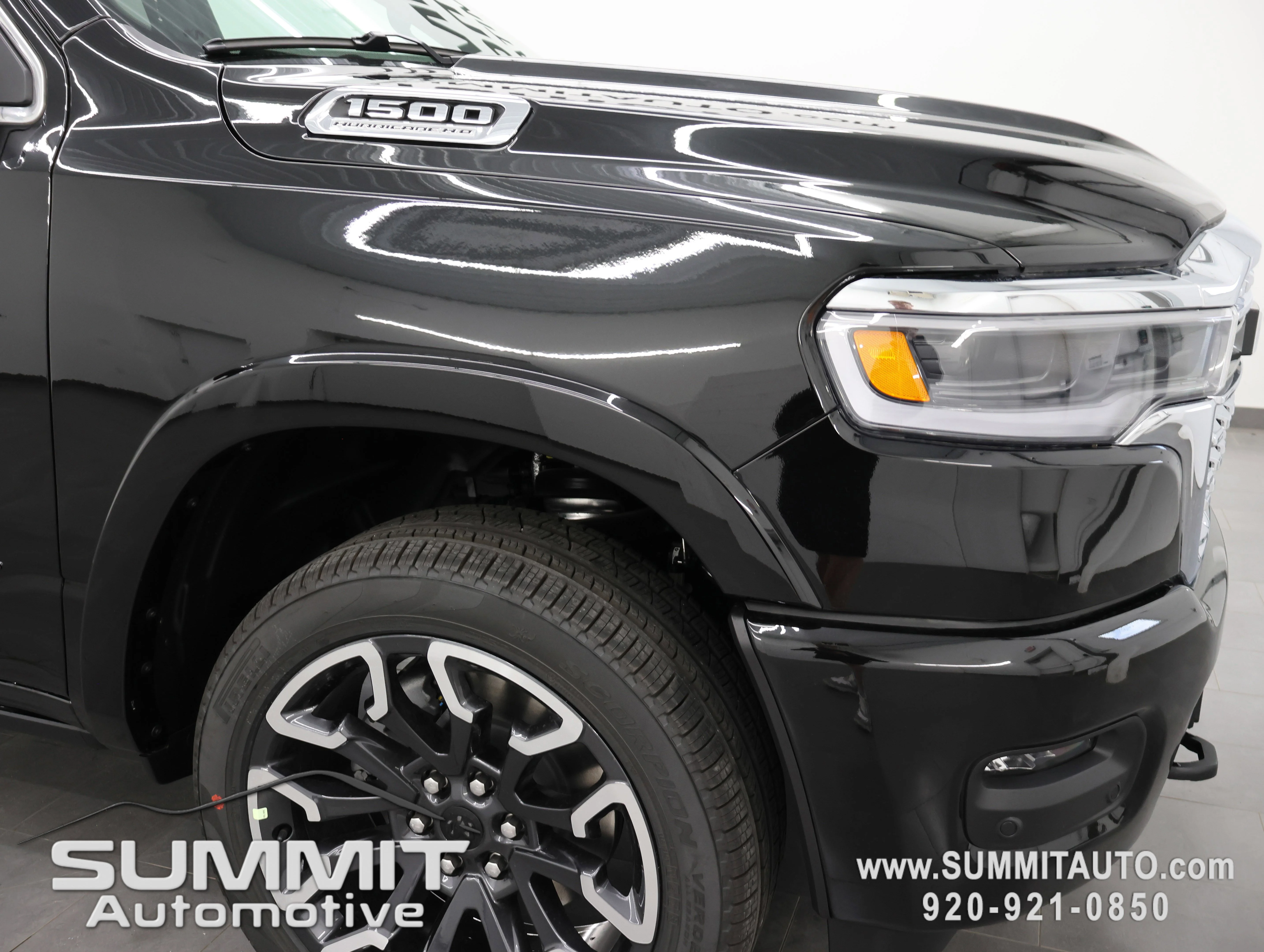 New 2026 Diamond Black Crystal Pearl-Coat Exterior Paint RAM Limited image 30
