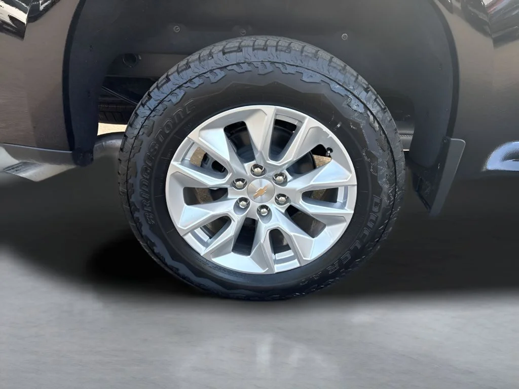 Used 2026 Black Chevrolet Custom image 34