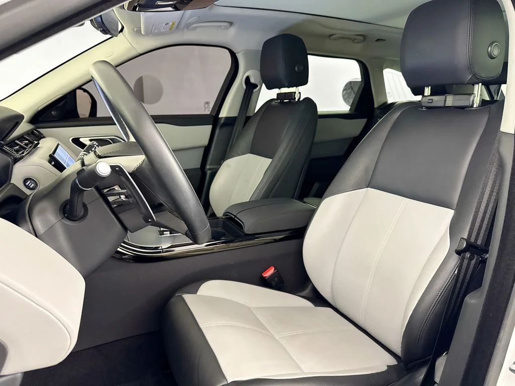 Used 2025 White Land Rover S image 21