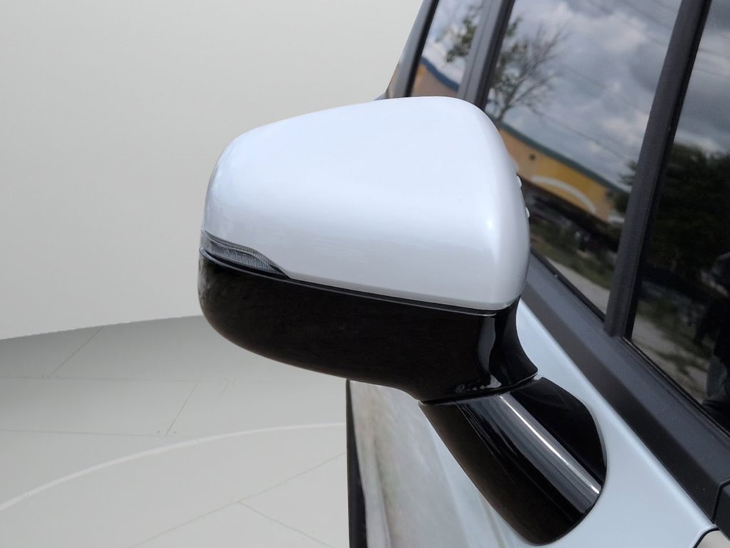 New 2026 Snow White Pearl Kia LXS image 34