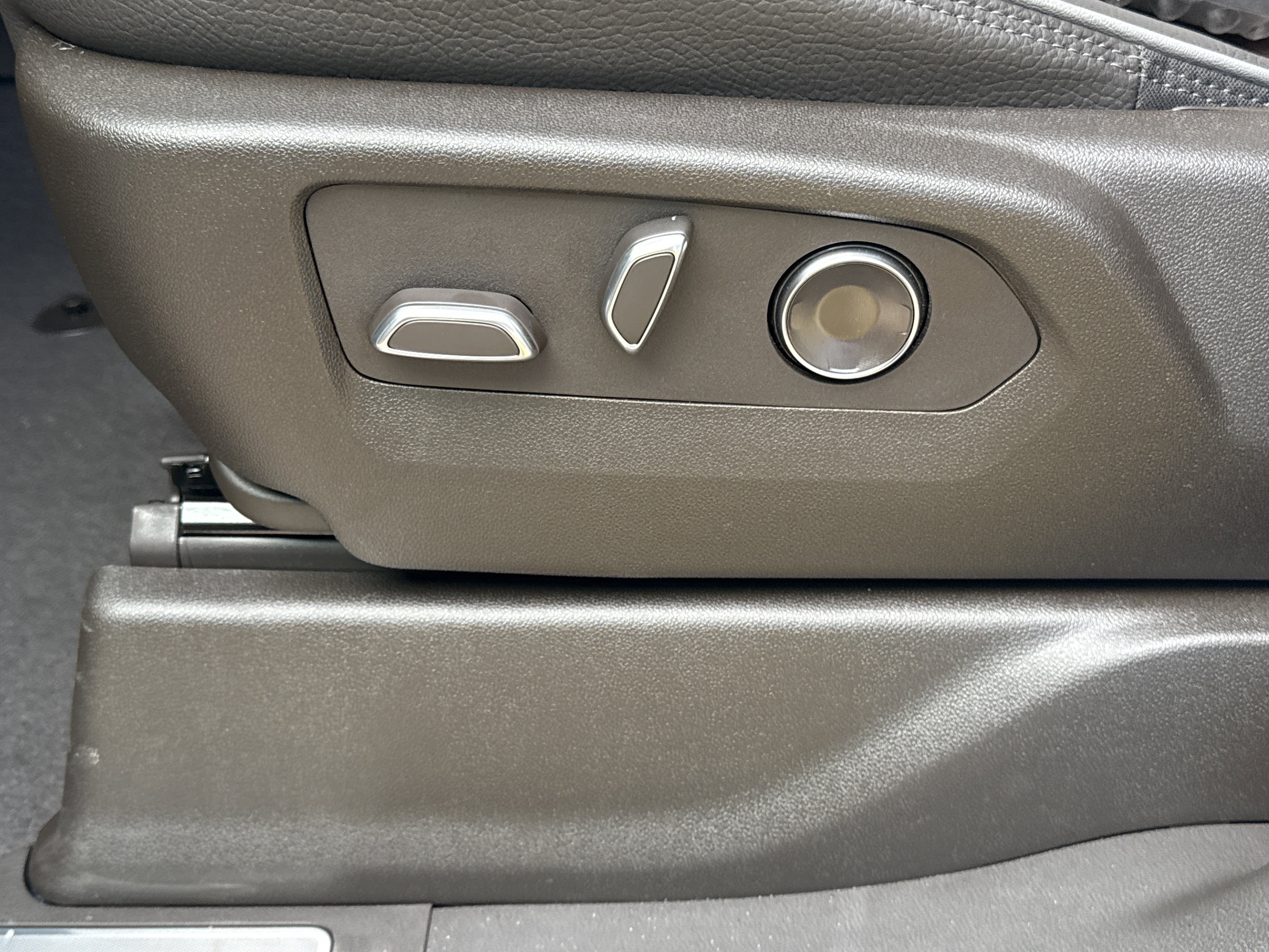 2026 GMC Sierra 3500HD Denali - Photo 20