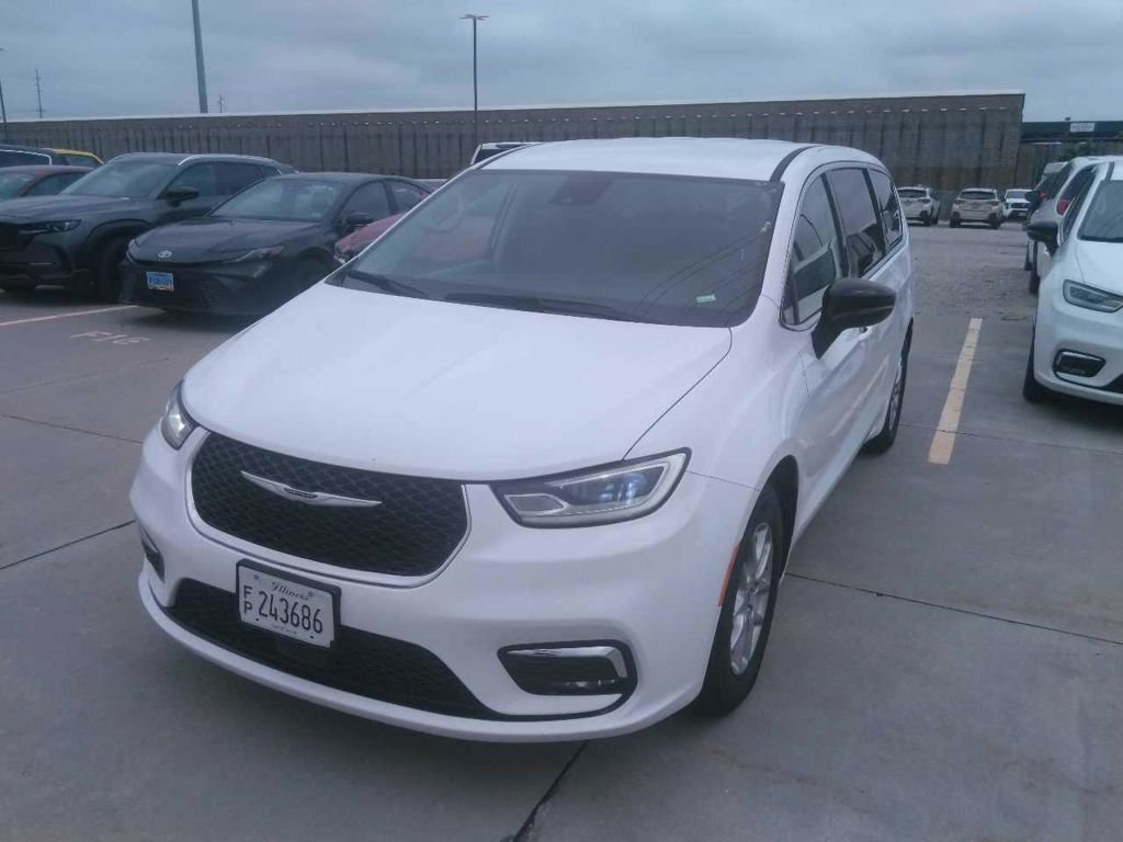 Used 2024 White Chrysler Touring L image 7
