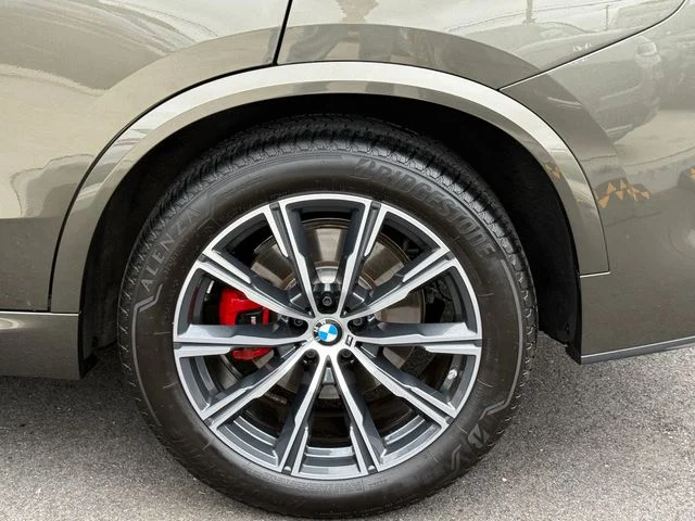 Certified Used 2024 Manhattan Green Metallic BMW xDrive40i image 11