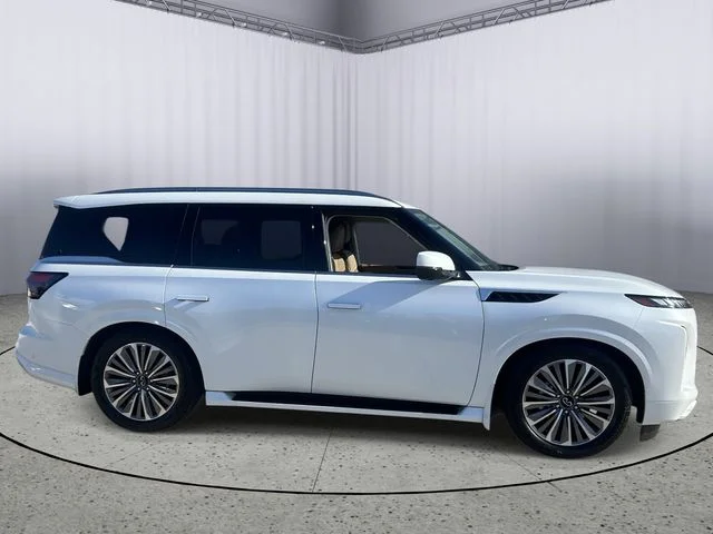 New 2027 RADIANT WHITE INFINITI Luxe 4WD image 6