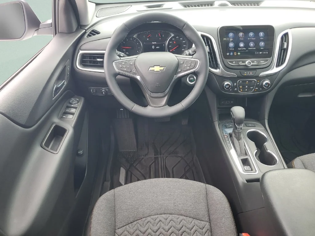 Used 2024 Summit White Chevrolet LT image 12