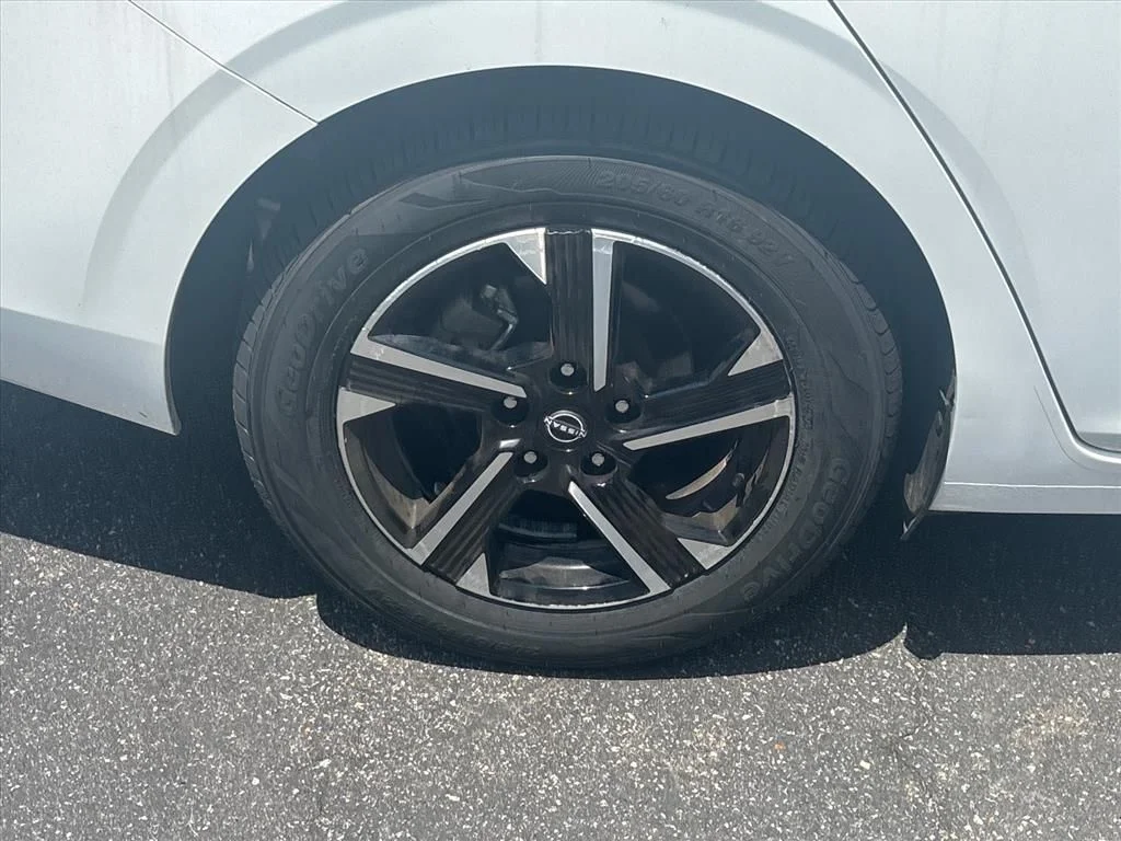 Used 2025 White Nissan SV image 12