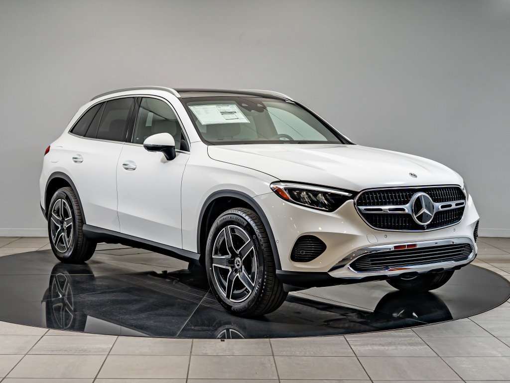 New 2027 Polar White Mercedes-Benz GLC 300 image 3