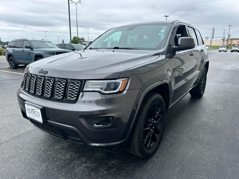 Used 2020 Granite Crystal Metallic Clearcoat Jeep Altitude 4x4 image 11