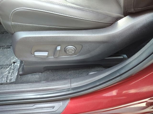 Used 2025 Red Kia LXS image 25