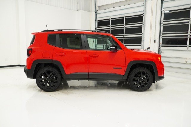 Used 2023 Colorado Red Clearcoat Jeep Altitude image 4