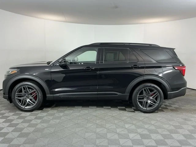 New 2026 Agate Black Metallic Ford ST-Line image 8