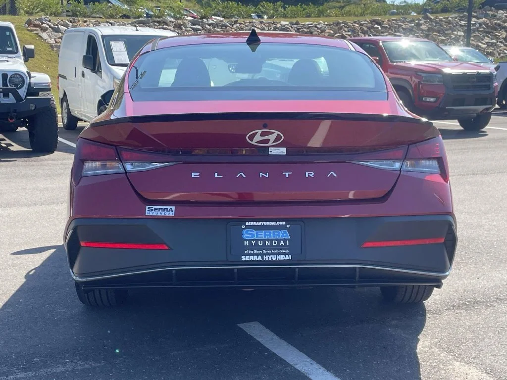 Used 2025 Red Hyundai SEL Sport image 22