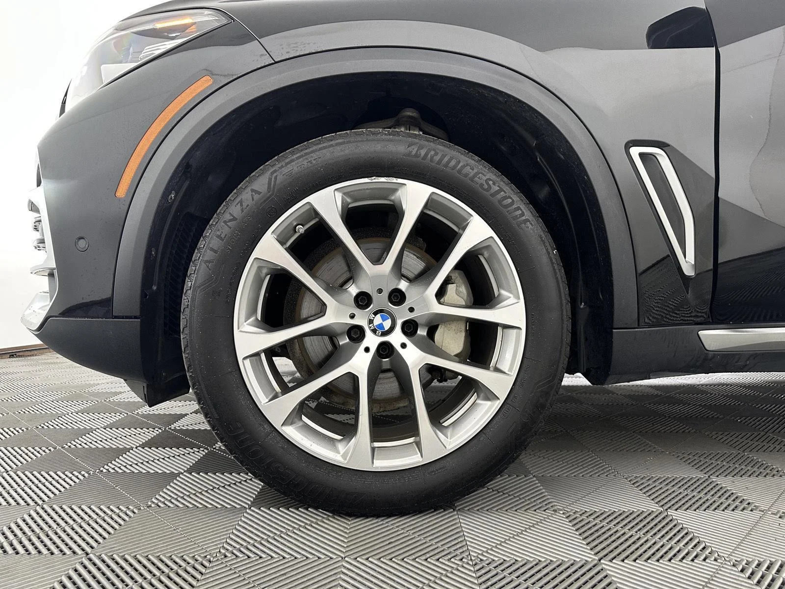 Used 2020 Jet Black BMW xDrive40i image 22