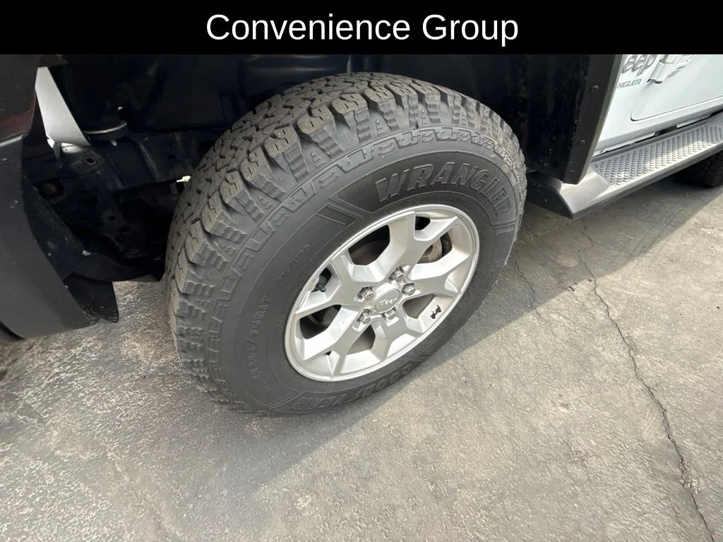 Used 2021 White Jeep Sport image 7