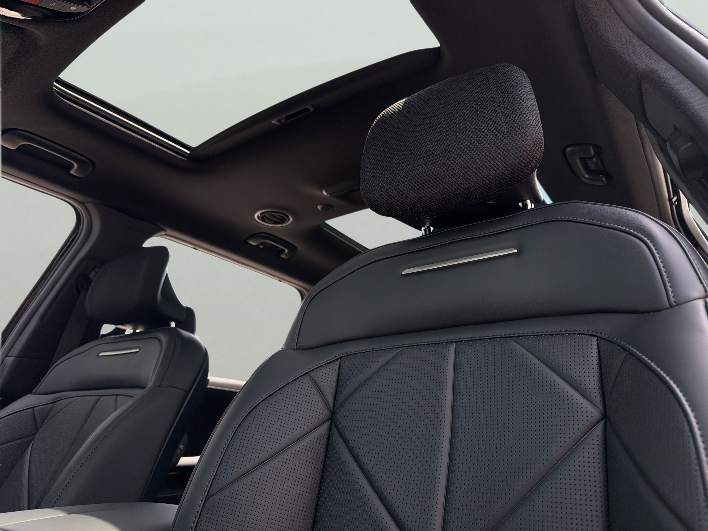 New 2027 Ebony Black Kia SX image 11