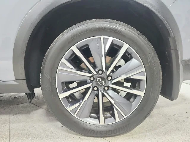 Used 2026 Gray INFINITI LUXE image 19