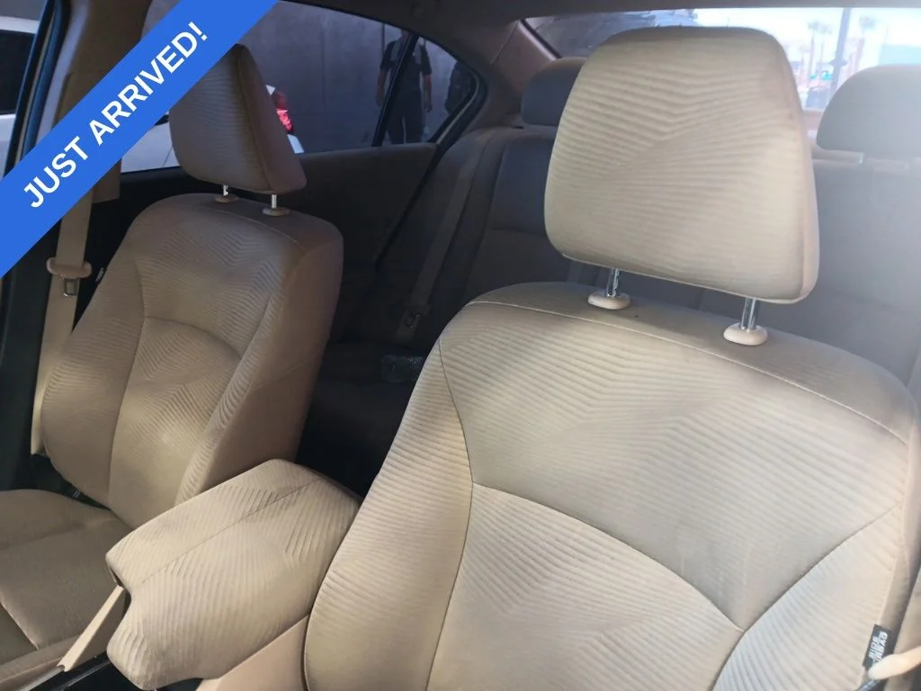 Used 2017 White Orchid Pearl Honda LX image 6