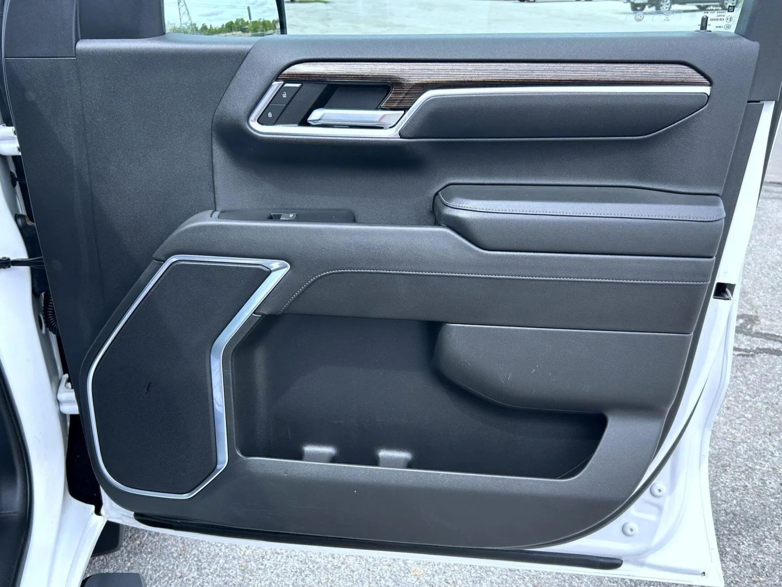 Certified Used 2022 White GMC Elevation image 16