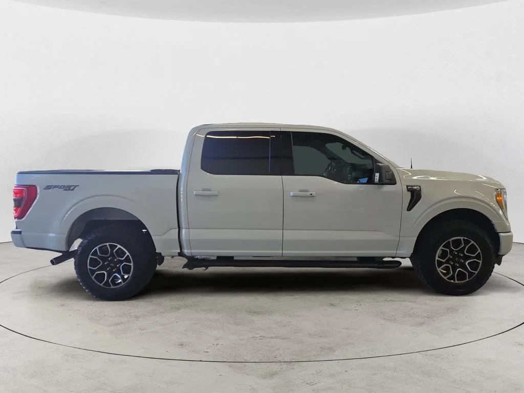 Used 2022 White Ford XLT image 4