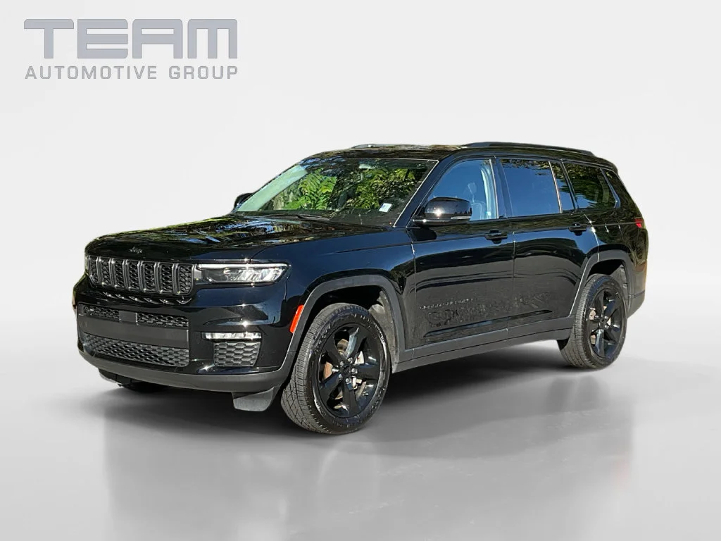Used 2022 Black Jeep Limited image 3