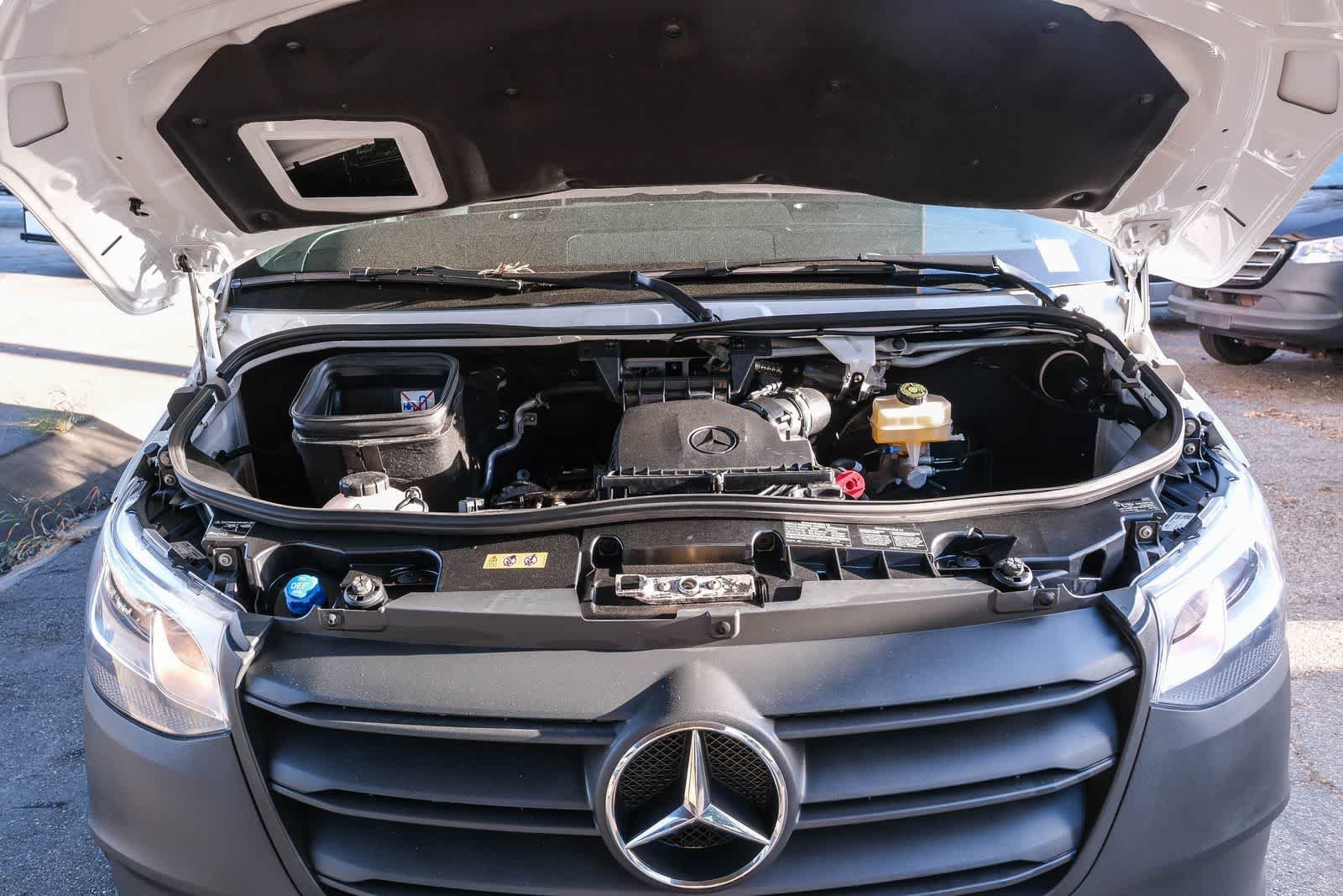 Used 2023 Arctic White Mercedes-Benz Cargo 144 WB image 31
