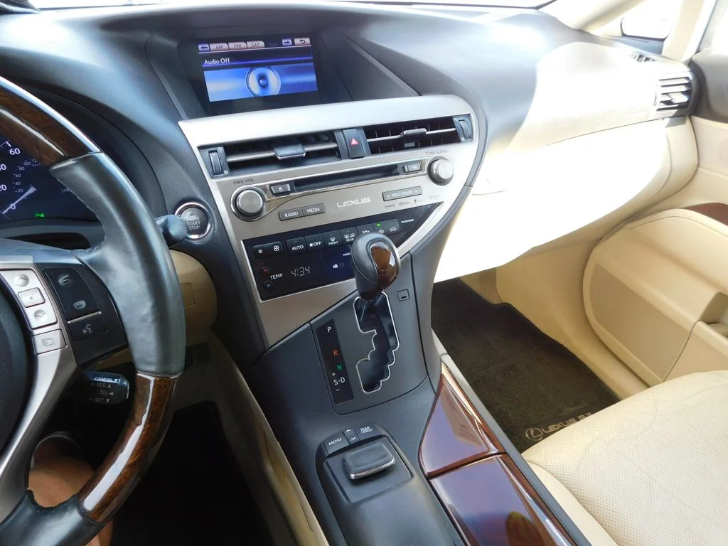Used 2015 White Lexus 350 image 39