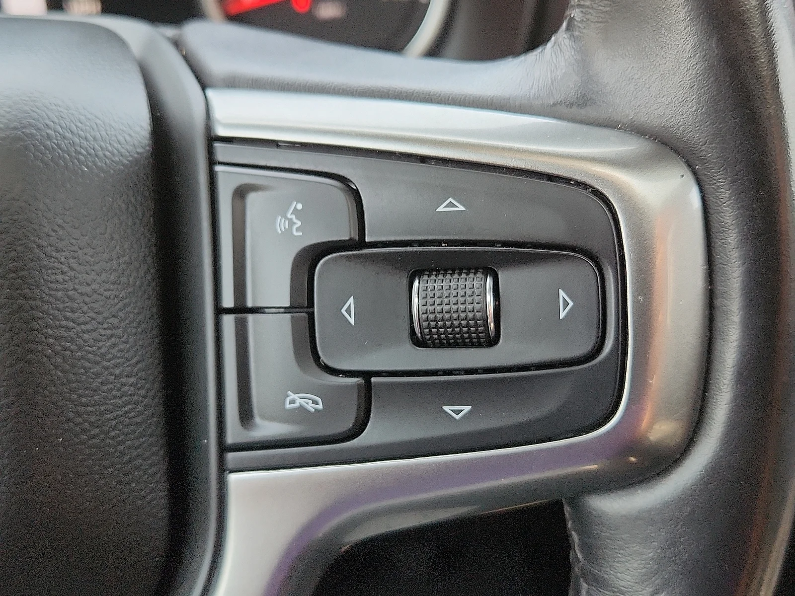 Used 2021 Shadow Gray Metallic Chevrolet Z71 image 18