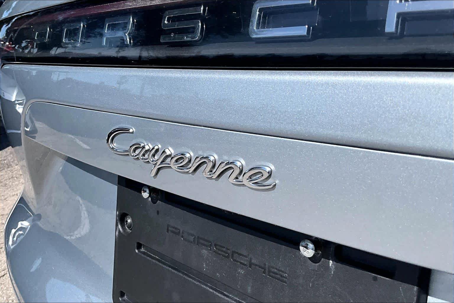 Used 2023  Porsche  image 10