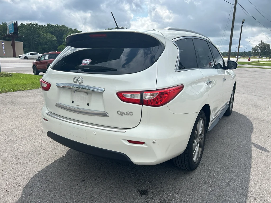 Used 2015 Majestic White INFINITI Base image 6