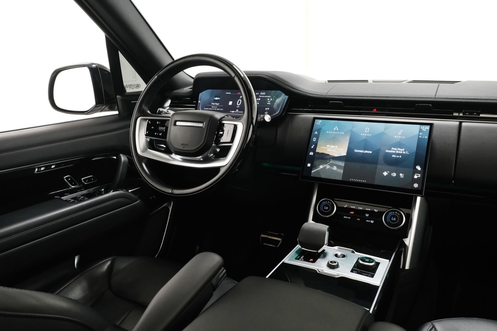 Used 2023 Silver Land Rover SE image 9