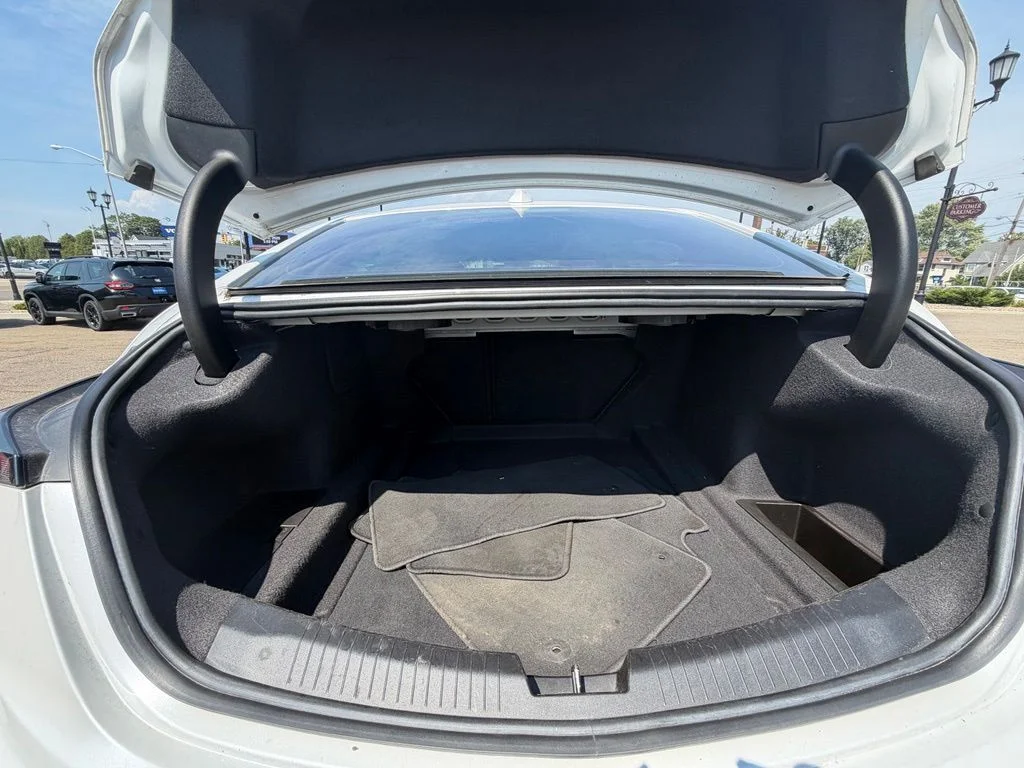 Used 2020 White Cadillac Sport image 13
