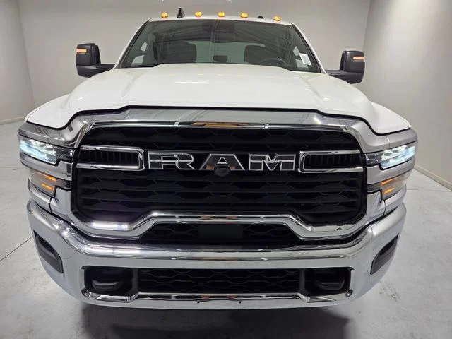 New 2026 Bright White Clear-Coat Exterior Paint RAM Tradesman image 2